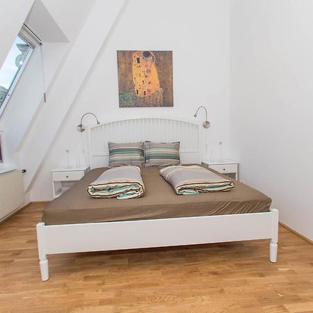 Deluxe Apartment With 3 Rooms - Bartensteingasse 16 Wien Ngoại thất bức ảnh